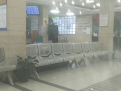 -上海大学附属上海和平眼科医院