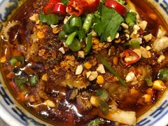 -沪小二炭火蛙锅(淮海中路美食不夜城店)