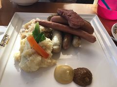 -LENBACH兰巴赫西餐啤酒坊(大连星海广场店)