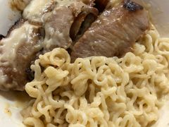 猪颈肉芝士捞公仔面-新记餐厅(香槟大厦店)