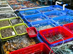 -霞涌市场海鲜摆卖区