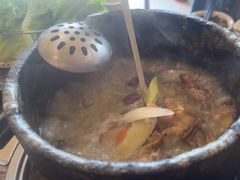 -鲁朗纳麦石锅鸡庄园