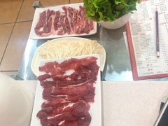 鲜切牛肉-斤-潮泰牛肉火锅 · 创于1992年(车公庙店)