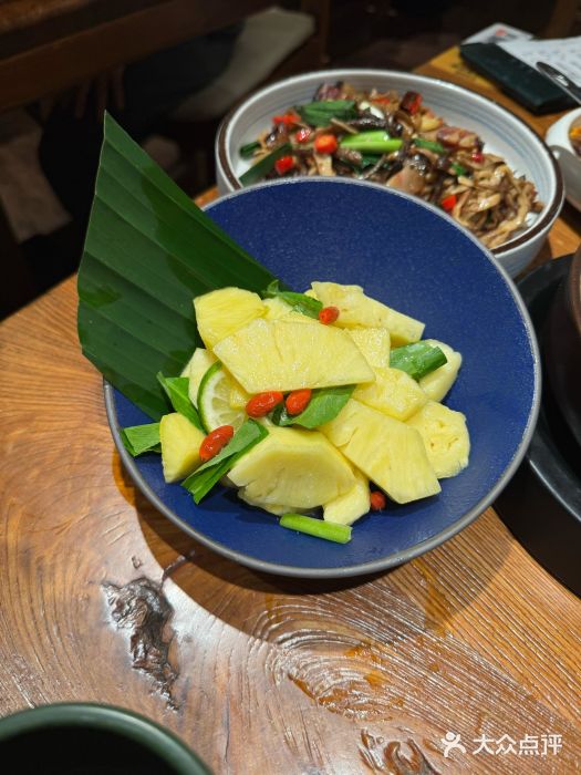 云海肴·汽锅鸡·云南代表菜(美罗城店)图片