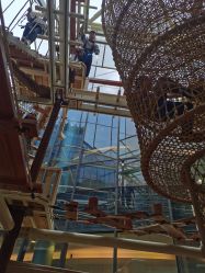 -PIPIKINGDOM皮皮王国欢乐号(欢乐海岸购物中心店)