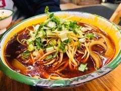 -拈签一笑黄牛肉辣卤串串