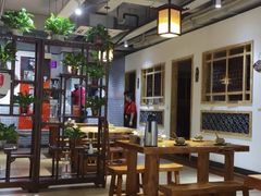 大堂-王明古法砂锅居(开化寺店)