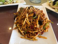 特色鱼香肉丝-桃子餐厅·天津菜(红星路直营店)