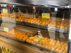 面包甜点陈列柜-鲍师傅糕点(江苏路店)