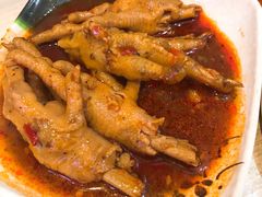 -爆炸头阿姨小四川正宗川味小吃(无任何分店)