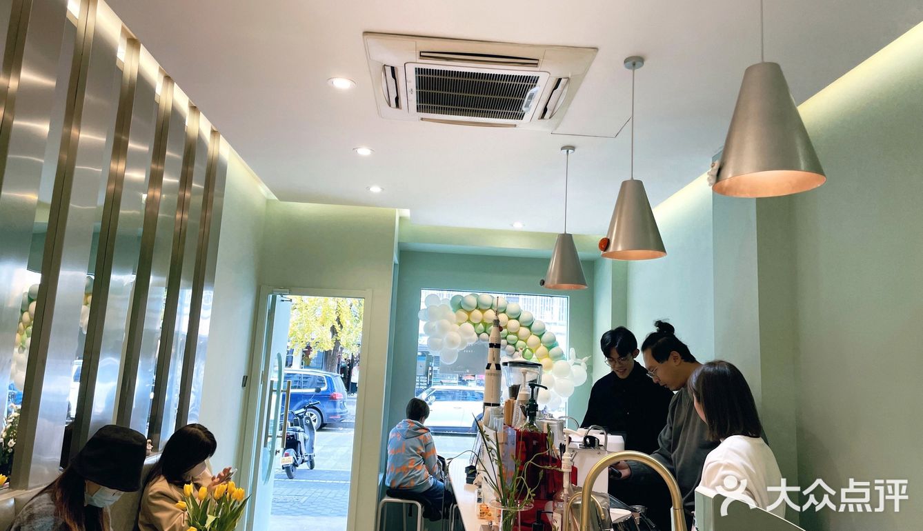 屿宙周年店庆，手冲无限续杯～