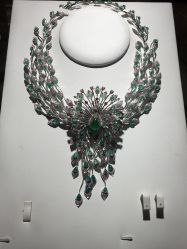 -北京七彩云南翡翠珠宝旗舰店(月坛店)