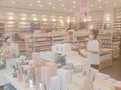 -名创优品(中原万达2F店)
