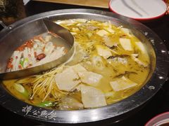 -谭公鱼头·鲜鱼火锅·小龙虾·江湖菜(秀沿路店)
