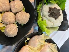 黑松露墨鱼滑-鲜入围煮花胶鸡海鲜火锅