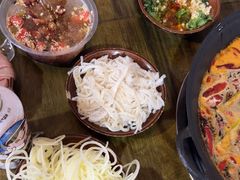 -黄潇洒老火锅(九眼桥宏济巷店)