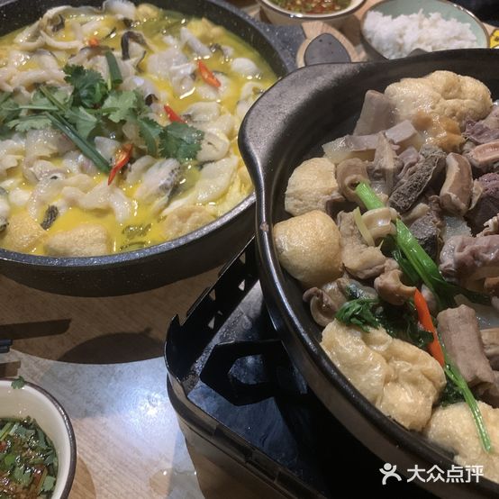 老何牛杂煲(龙园东路店)