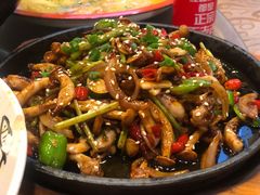 干锅茶树菇-忠义小酒馆(田东店)