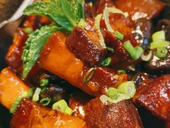 云南蘑菇烧肉-中8楼风尚云南菜(颐堤港店)
