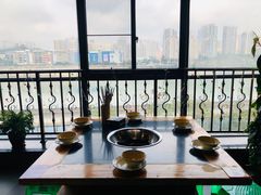 靠窗位-李子坝梁山鸡(李子坝大鸡哥店)