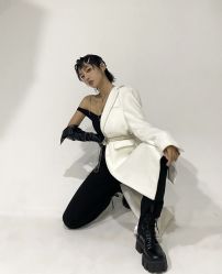 -变画·发型STUDIO