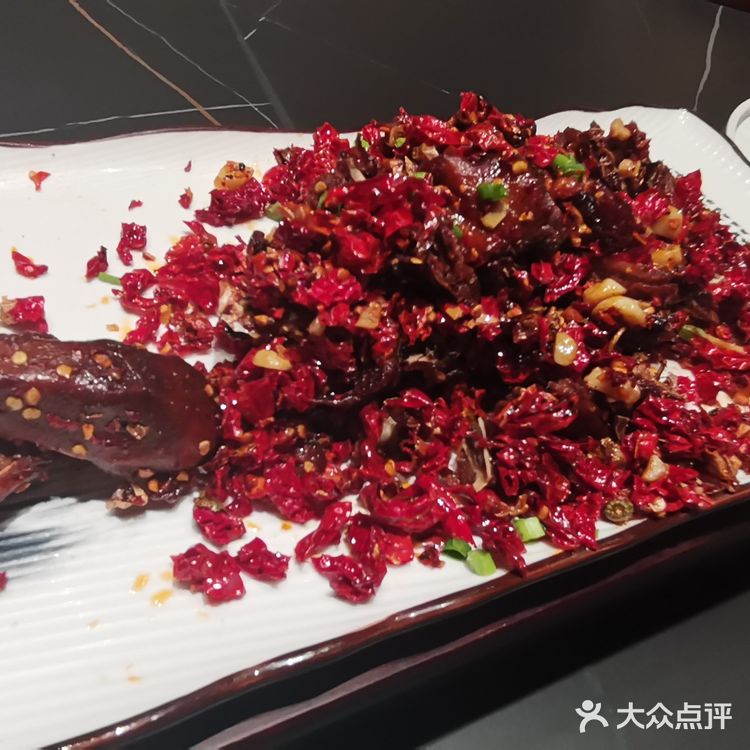 特别是摆盘特别好看。不管是品尝还是拍照都值得一试