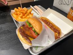 芝士牛肉蘑菇堡-Shake Shack(成都太古里店)
