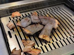 -臻牛烤肉