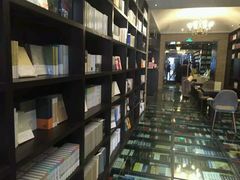 -钟书阁(松江泰晤士小镇店)