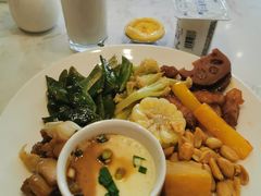 -上海外滩老码头亚朵酒店