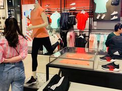 -adidas(滔搏朝阳大悦城店)