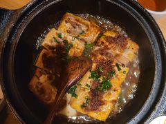 石锅海鲜酿豆腐-坛宗剁椒鱼头(河西王府井店)