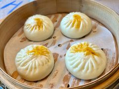 蟹粉鲜肉包-新荣记(BFC外滩金融中心店)