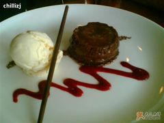 鄂梨果黑巧克力布丁佐香菜冰淇淋-榖屋house of flour(张江首店)