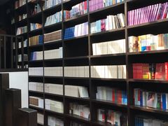 -钟书阁(松江泰晤士小镇店)