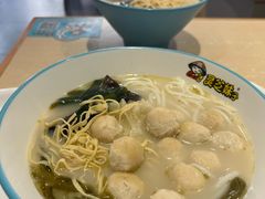 -灵芝妹子海鲜米线(劳动公园店)