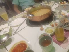 -洪氏嗨捞·广东猪肚鸡·椰子鸡火锅(西咸万象城店)