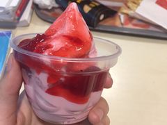 樱花味草莓圣代-麦当劳(金稻田路餐)