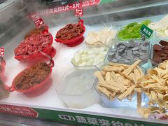 -成都你六姐·牛肉冒菜(信泰中心商场店)