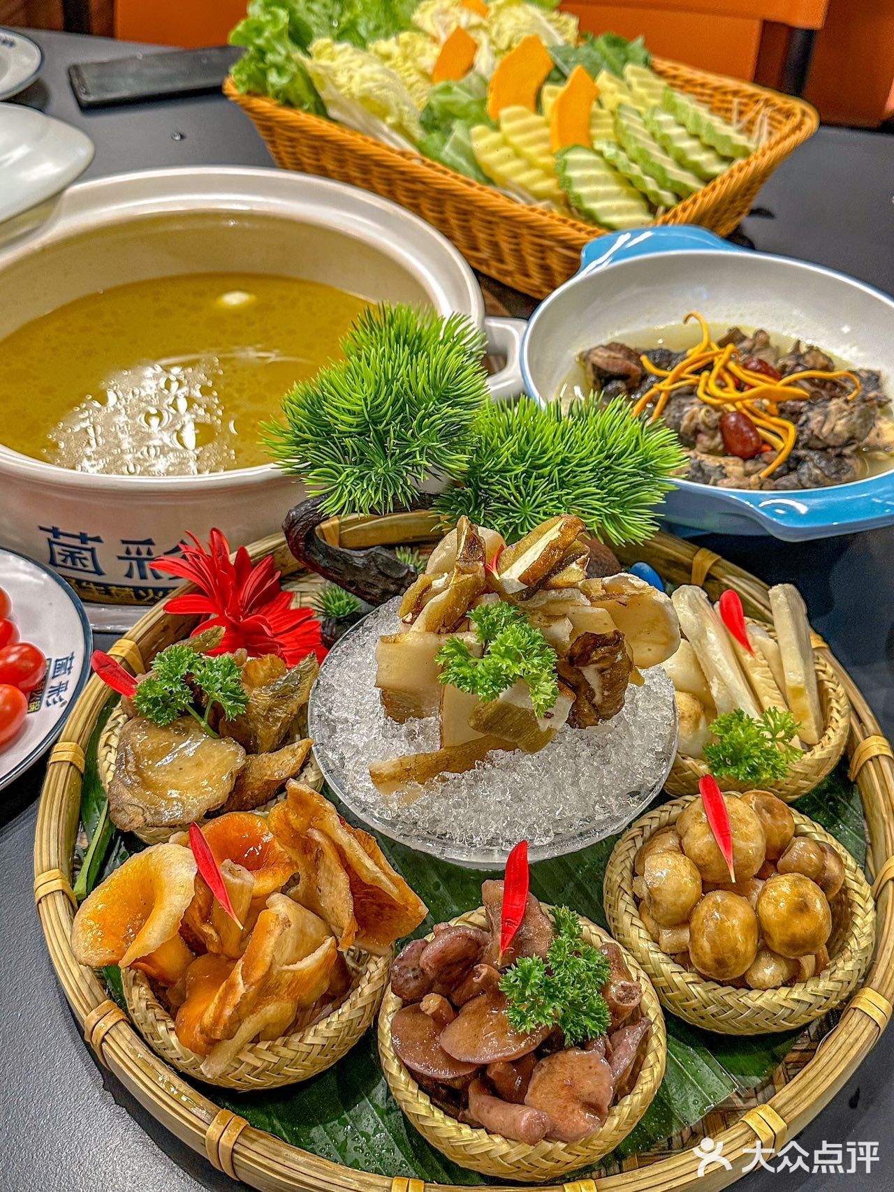 不开玩笑…昆明的冬天吃菌汤真的暖乎乎！ 