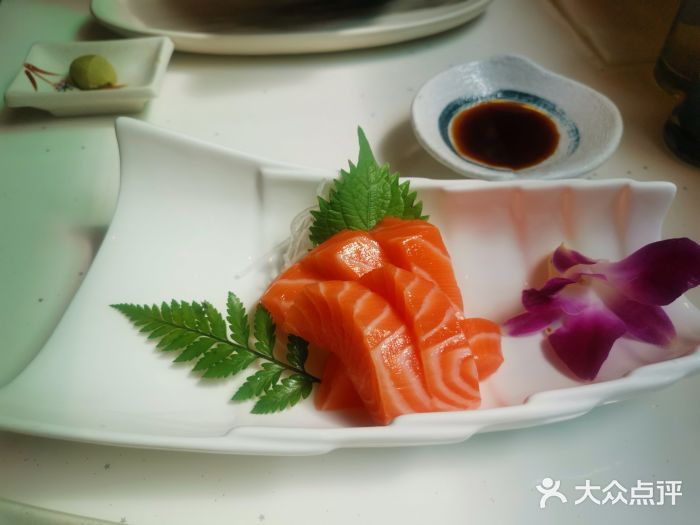末那寿司(玫瑰坊店)三文鱼刺身图片