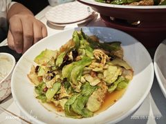 -阿瓦山寨·湘菜现炒·剁椒鱼头王(咸阳总店)