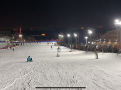 -采薇庄园四季滑雪场