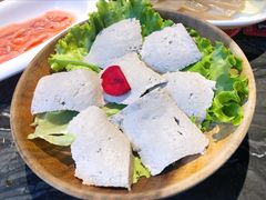 石磨黑豆腐-热火朝天鲜切牛肉火锅(南强街巷店)