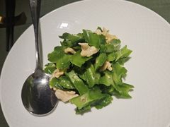 龙豆拌鲜核桃仁-老吉堂上海本帮菜(望京万象汇店)