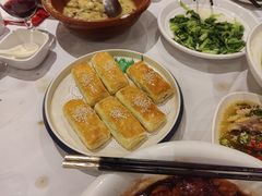 蜜汁叉烧酥-上海1号私藏菜(静安店)