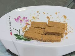 -湖南人家湘菜馆(镇江路店)