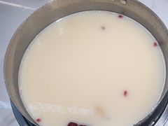 -洪氏嗨捞·广东猪肚鸡·椰子鸡火锅(西咸万象城店)