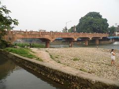 远处的桥-平乐古镇