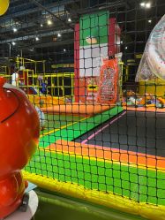 -蹦蹦跳跳(新奥购物中心店)